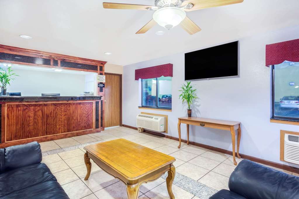 Knights Inn Memphis At Macon Cove Interior photo